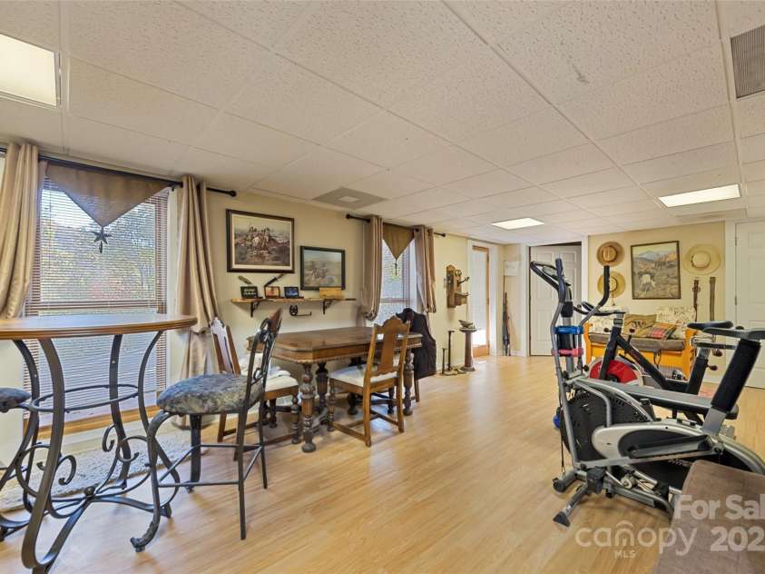 31 Laurel Ridge Drive, Otto, NC 28763.  MLS# CAR4316016, YatesRealty ID 2655. 