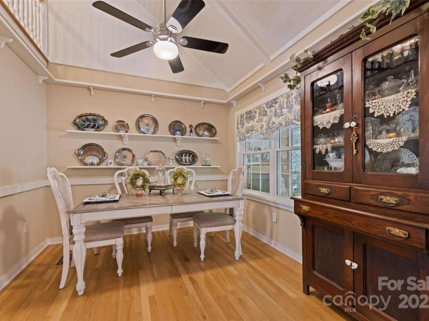 31 Laurel Ridge Drive, Otto, NC 28763.  MLS# CAR4316016, YatesRealty ID 2655. 