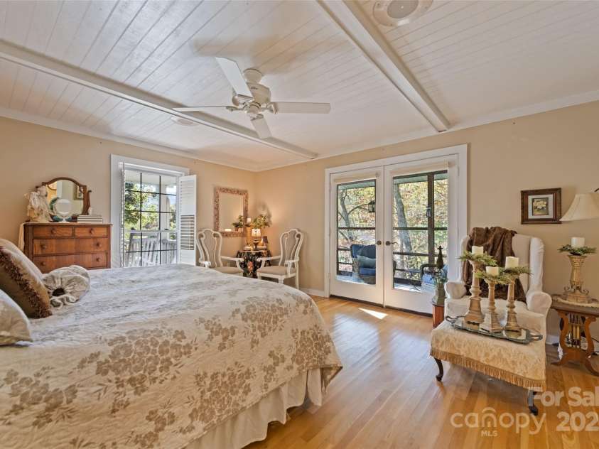 31 Laurel Ridge Drive, Otto, NC 28763.  MLS# CAR4316016, YatesRealty ID 2655. 