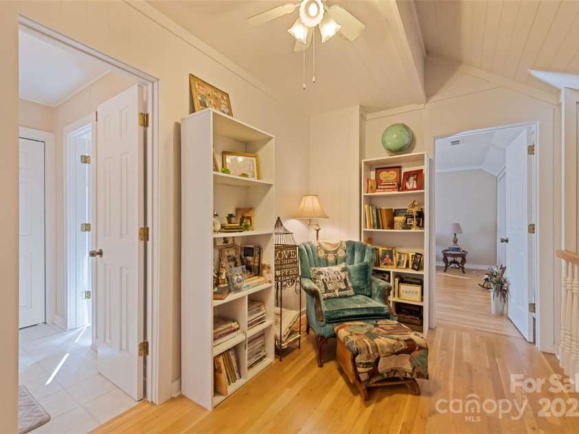 31 Laurel Ridge Drive, Otto, NC 28763.  MLS# CAR4316016, YatesRealty ID 2655. 