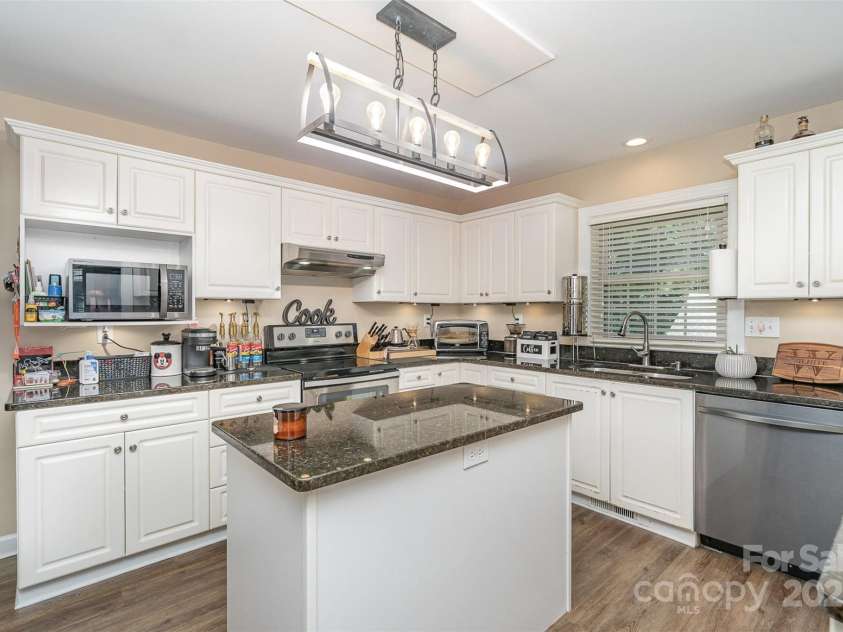 135 Oak Creek Drive, Rockwell, NC 28138.  MLS# CAR4269550, YatesRealty ID 26550. 