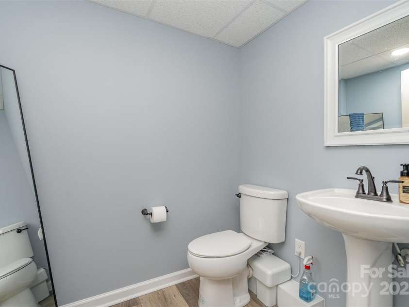135 Oak Creek Drive, Rockwell, NC 28138.  MLS# CAR4269550, YatesRealty ID 26550. 