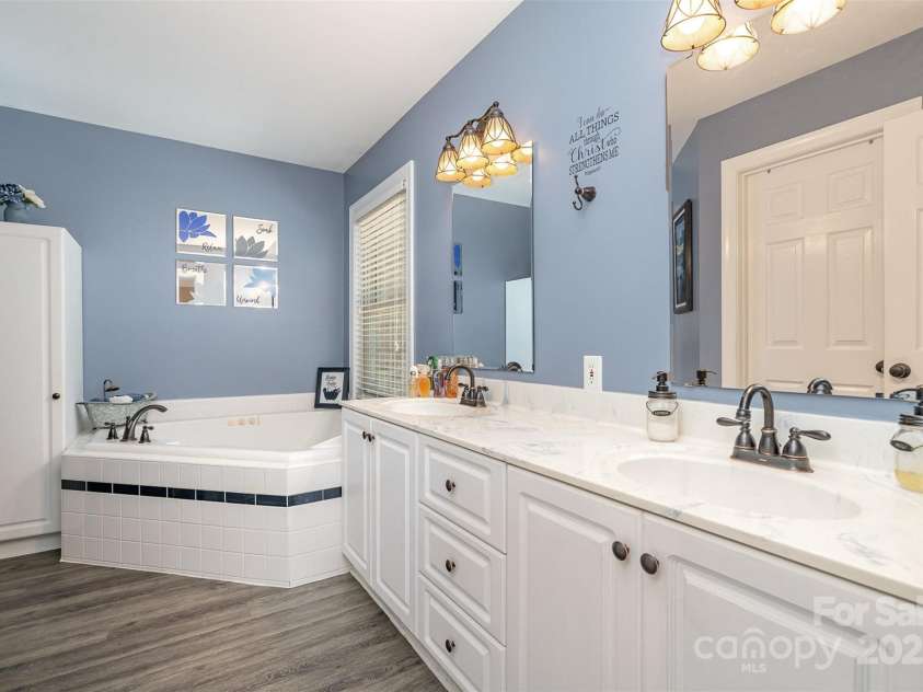 135 Oak Creek Drive, Rockwell, NC 28138.  MLS# CAR4269550, YatesRealty ID 26550. 