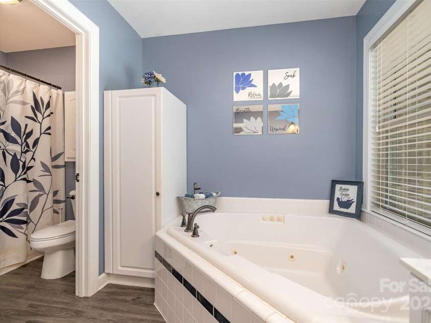 135 Oak Creek Drive, Rockwell, NC 28138.  MLS# CAR4269550, YatesRealty ID 26550. 