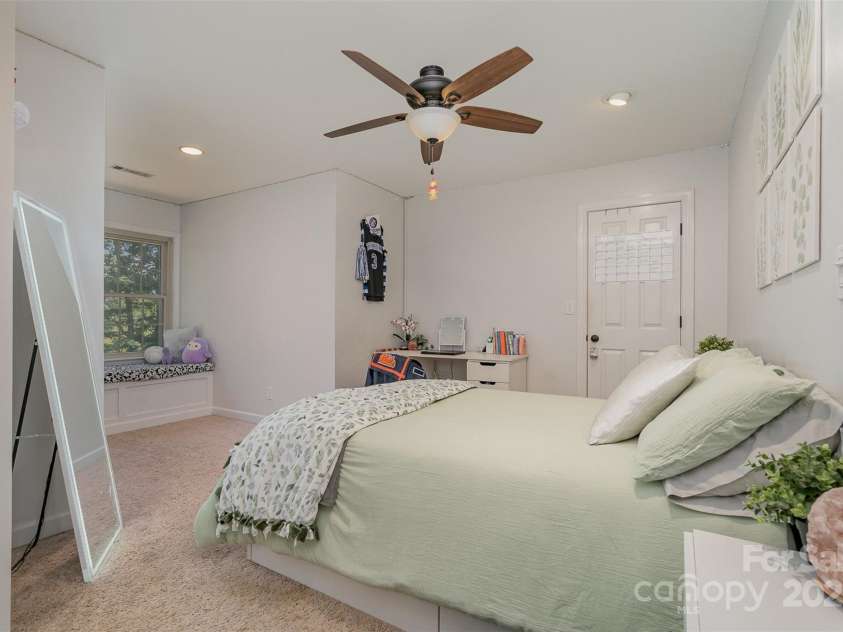 135 Oak Creek Drive, Rockwell, NC 28138.  MLS# CAR4269550, YatesRealty ID 26550. 