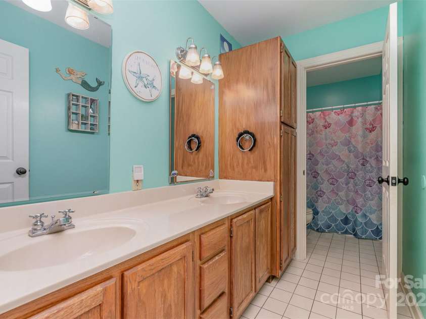 135 Oak Creek Drive, Rockwell, NC 28138.  MLS# CAR4269550, YatesRealty ID 26550. 