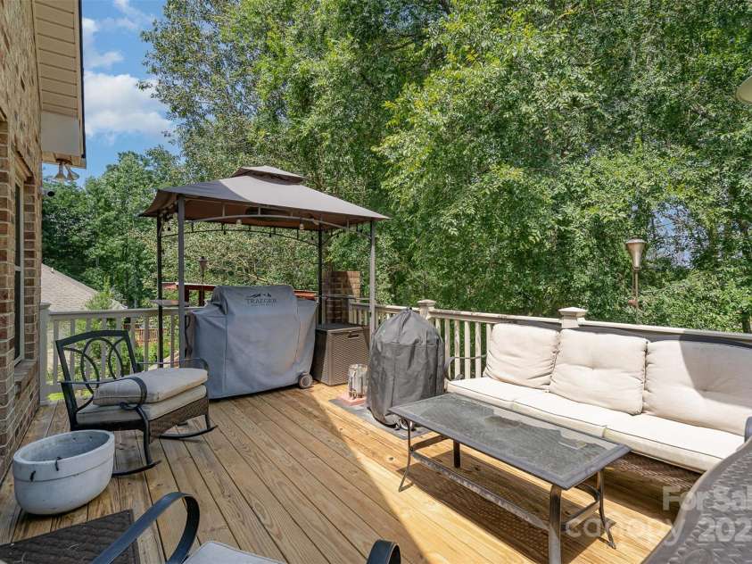 135 Oak Creek Drive, Rockwell, NC 28138.  MLS# CAR4269550, YatesRealty ID 26550. 