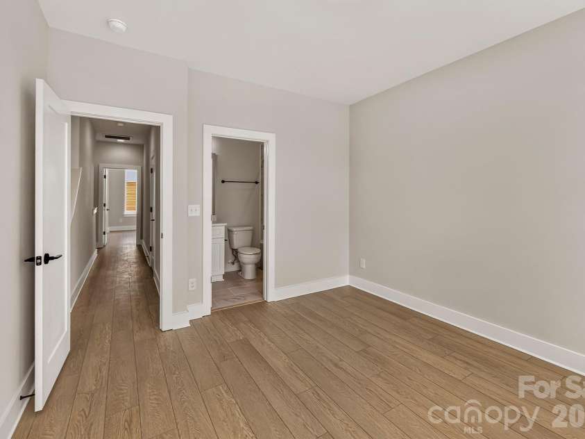 146 Red Azalea Lane, Charlotte, NC 28217.  MLS# CAR4365266, YatesRealty ID 26550. 