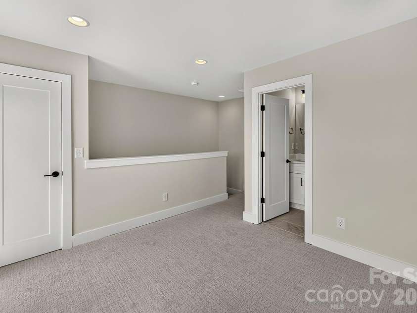 146 Red Azalea Lane, Charlotte, NC 28217.  MLS# CAR4365266, YatesRealty ID 26550. 