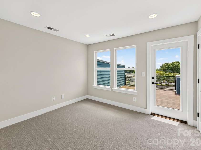 146 Red Azalea Lane, Charlotte, NC 28217.  MLS# CAR4365266, YatesRealty ID 26550. 