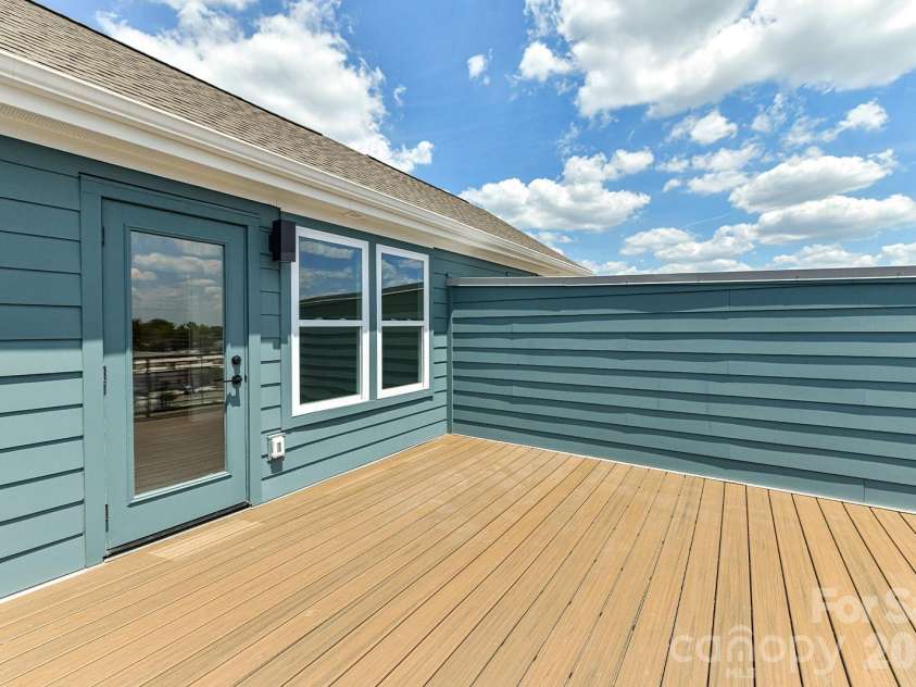 146 Red Azalea Lane, Charlotte, NC 28217.  MLS# CAR4365266, YatesRealty ID 26550. 