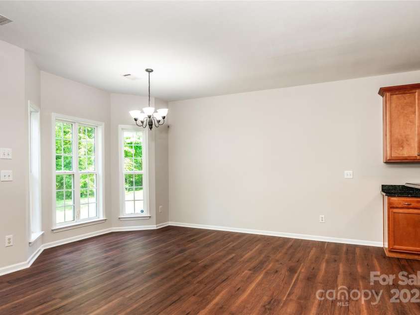 119 Tilton Drive, Mooresville, NC 28115.  MLS# CAR4274141, YatesRealty ID 26551. Dining area