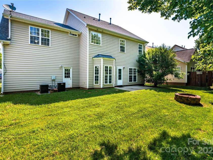 119 Tilton Drive, Mooresville, NC 28115.  MLS# CAR4274141, YatesRealty ID 26551. Private back yard/patio