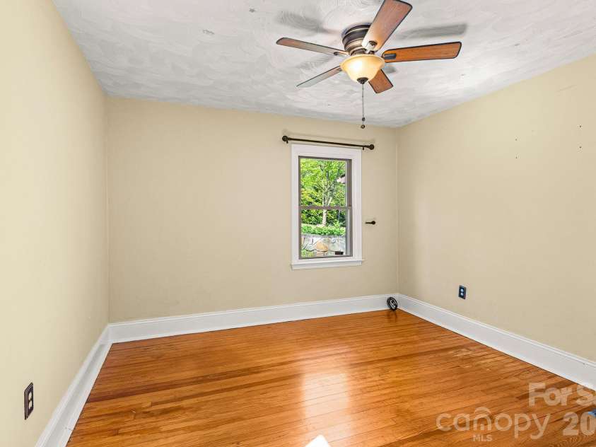 114 Walker Street, Black Mountain, NC 28711.  MLS# CAR4367539, YatesRealty ID 26552. 2nd Bedroom