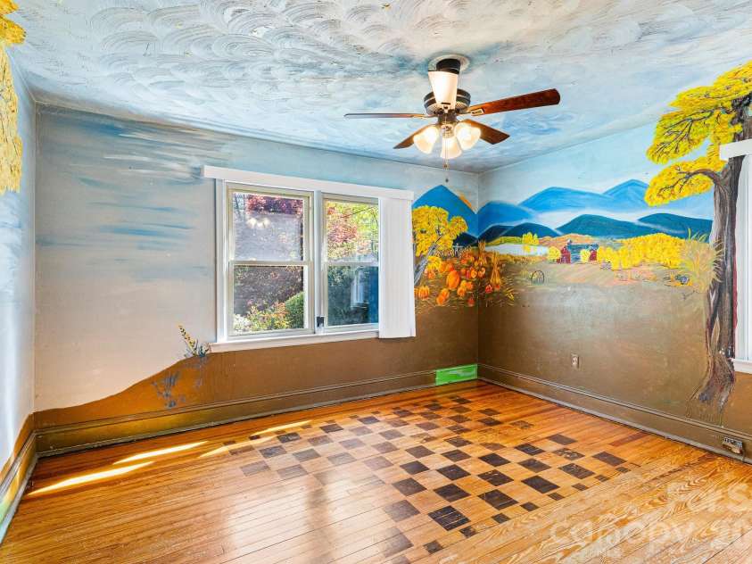 114 Walker Street, Black Mountain, NC 28711.  MLS# CAR4367539, YatesRealty ID 26552. 3rd Bedroom