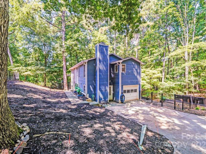 2116 Bon Villa Way, Fort Mill, SC 29708.  MLS# CAR4275082, YatesRealty ID 26552. 