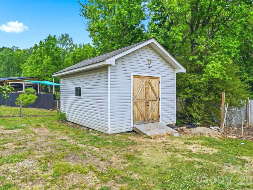 232 Summertree Drive, Troutman, NC 28166.  MLS# CAR4369245, YatesRealty ID 26553. 