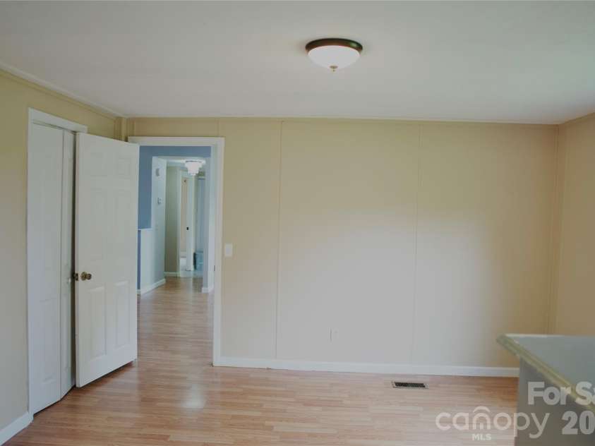 232 Summertree Drive, Troutman, NC 28166.  MLS# CAR4369245, YatesRealty ID 26553. 