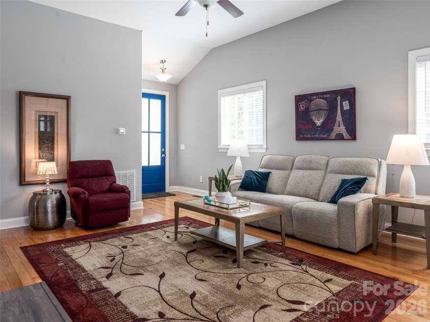 17 Dreambird Drive, Leicester, NC 28748.  MLS# CAR4370308, YatesRealty ID 26554. 