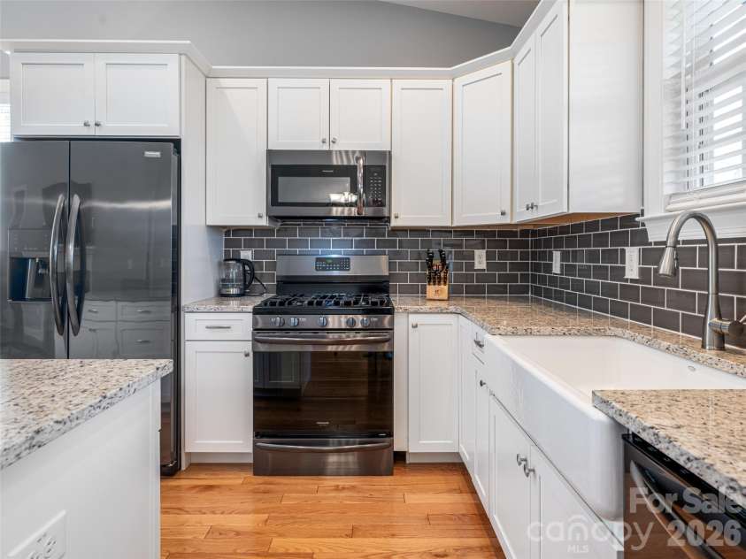17 Dreambird Drive, Leicester, NC 28748.  MLS# CAR4370308, YatesRealty ID 26554. 