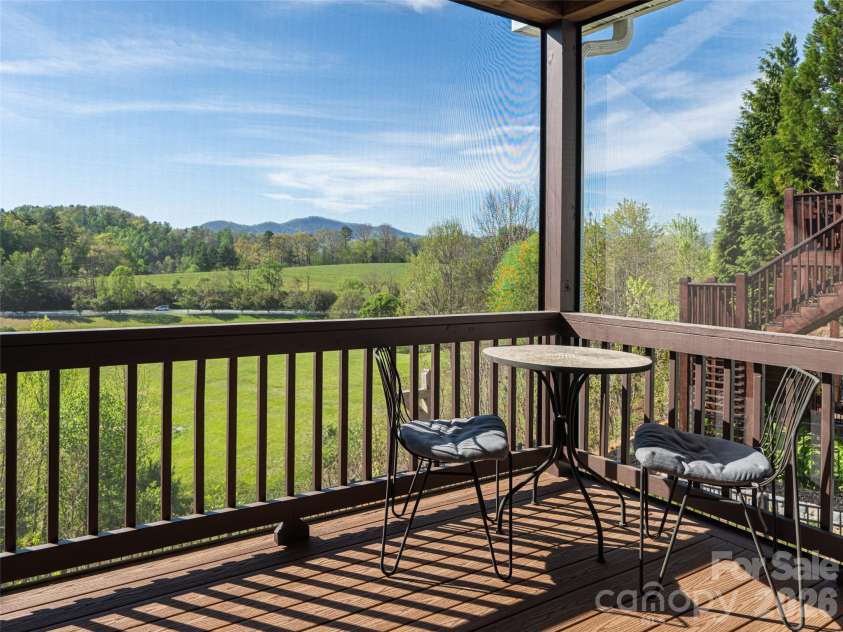 17 Dreambird Drive, Leicester, NC 28748.  MLS# CAR4370308, YatesRealty ID 26554. 