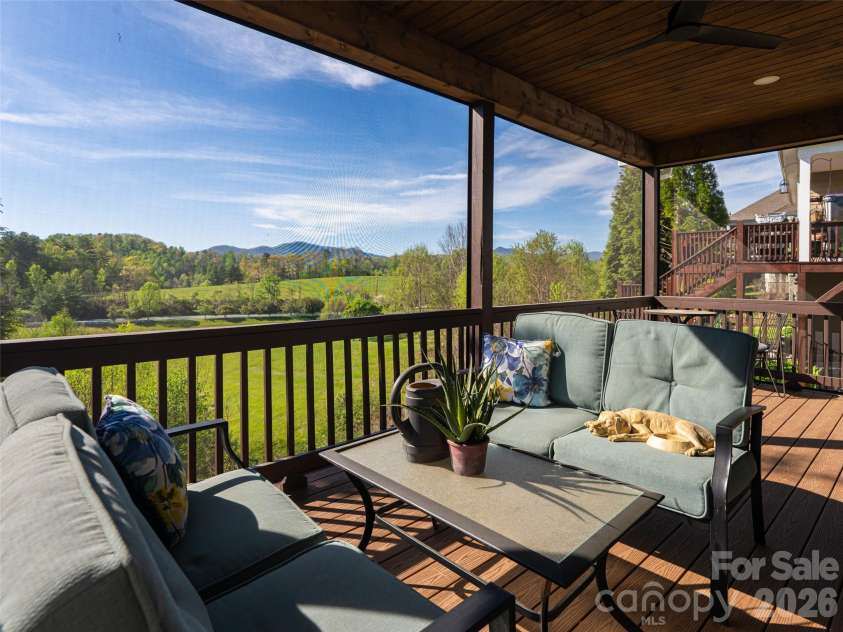 17 Dreambird Drive, Leicester, NC 28748.  MLS# CAR4370308, YatesRealty ID 26554. 