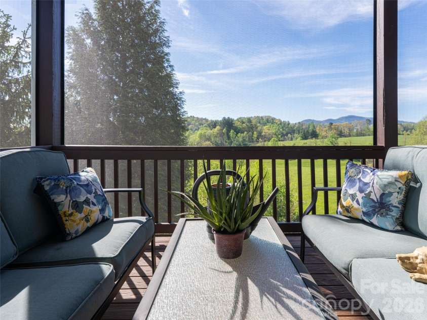 17 Dreambird Drive, Leicester, NC 28748.  MLS# CAR4370308, YatesRealty ID 26554. 