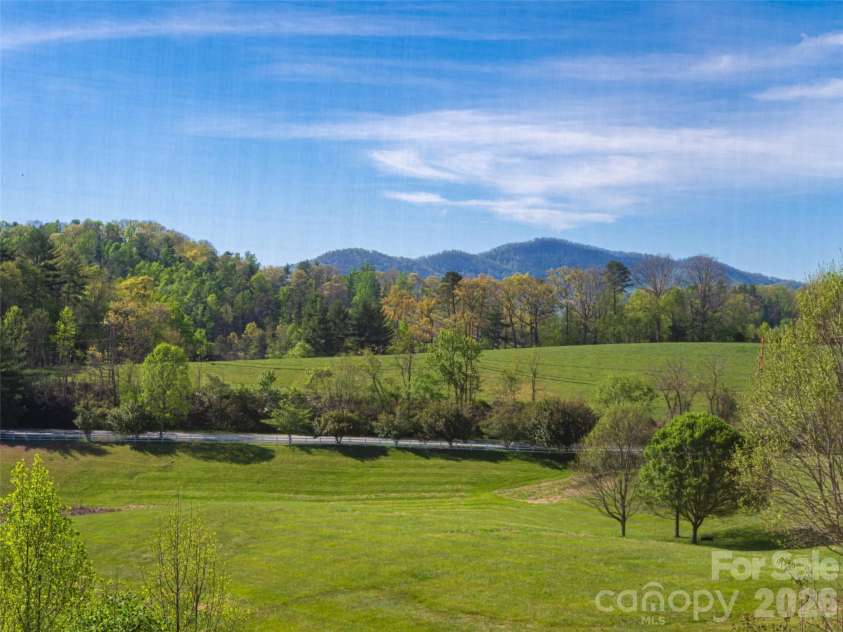 17 Dreambird Drive, Leicester, NC 28748.  MLS# CAR4370308, YatesRealty ID 26554. 