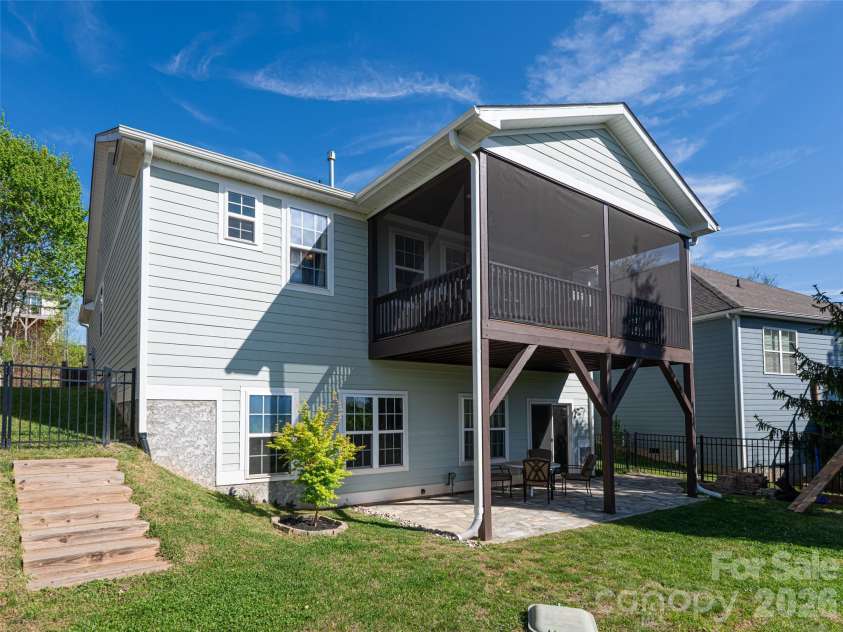 17 Dreambird Drive, Leicester, NC 28748.  MLS# CAR4370308, YatesRealty ID 26554. 
