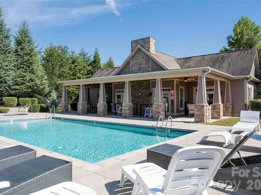 17 Dreambird Drive, Leicester, NC 28748.  MLS# CAR4370308, YatesRealty ID 26554. 