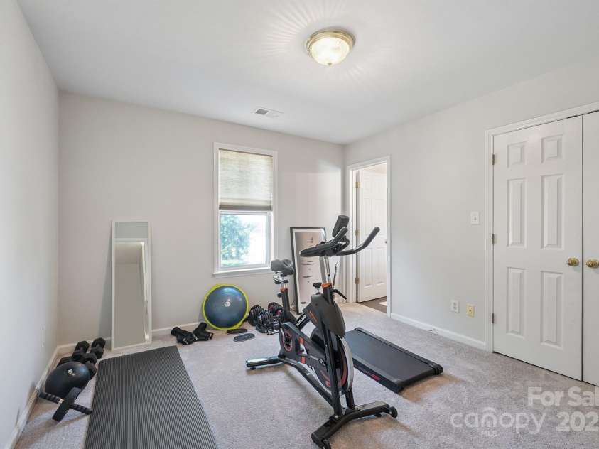 8412 Townley Road, Huntersville, NC 28078.  MLS# CAR4281969, YatesRealty ID 26554. Extra Bedroom with En-Suite Bath.