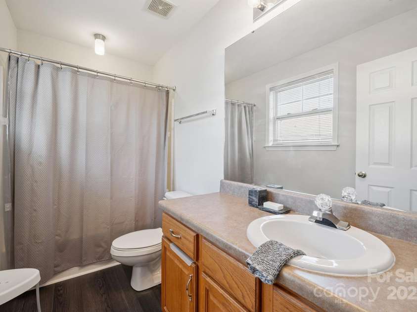 8412 Townley Road, Huntersville, NC 28078.  MLS# CAR4281969, YatesRealty ID 26554. Full En-Suite Extra Bath with Luxury Vinyl Plank.