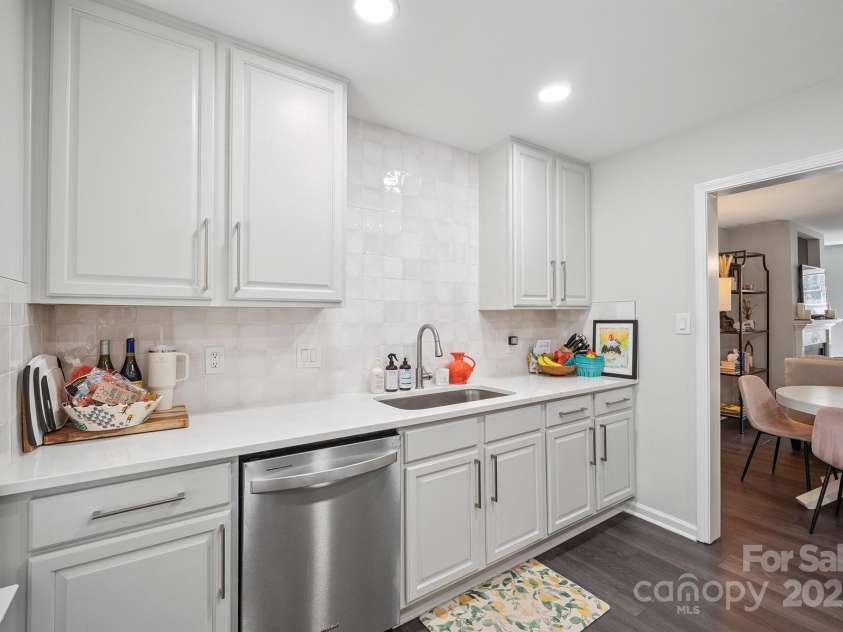 8412 Townley Road, Huntersville, NC 28078.  MLS# CAR4281969, YatesRealty ID 26554. Kitchen