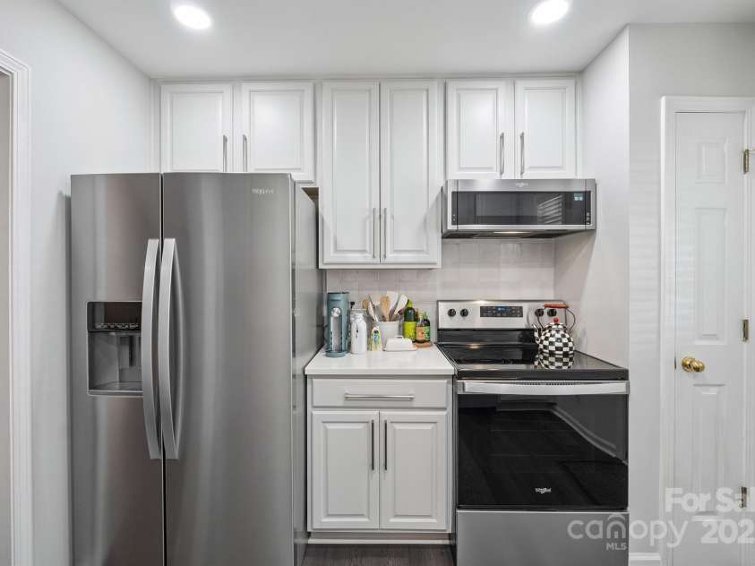 8412 Townley Road, Huntersville, NC 28078.  MLS# CAR4281969, YatesRealty ID 26554. Kitchen