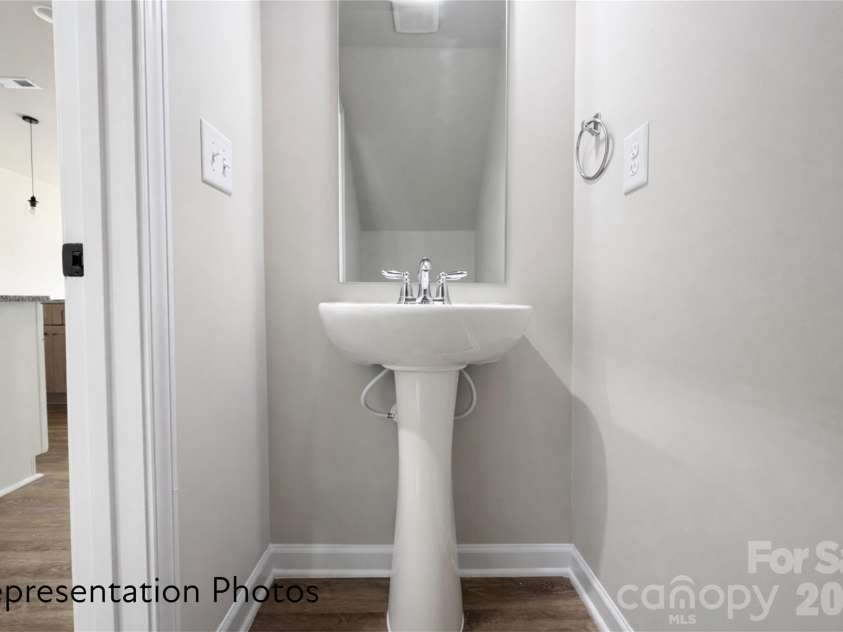 4743 Muskogee Drive, Charlotte, NC 28227.  MLS# CAR4373174, YatesRealty ID 26556. 
