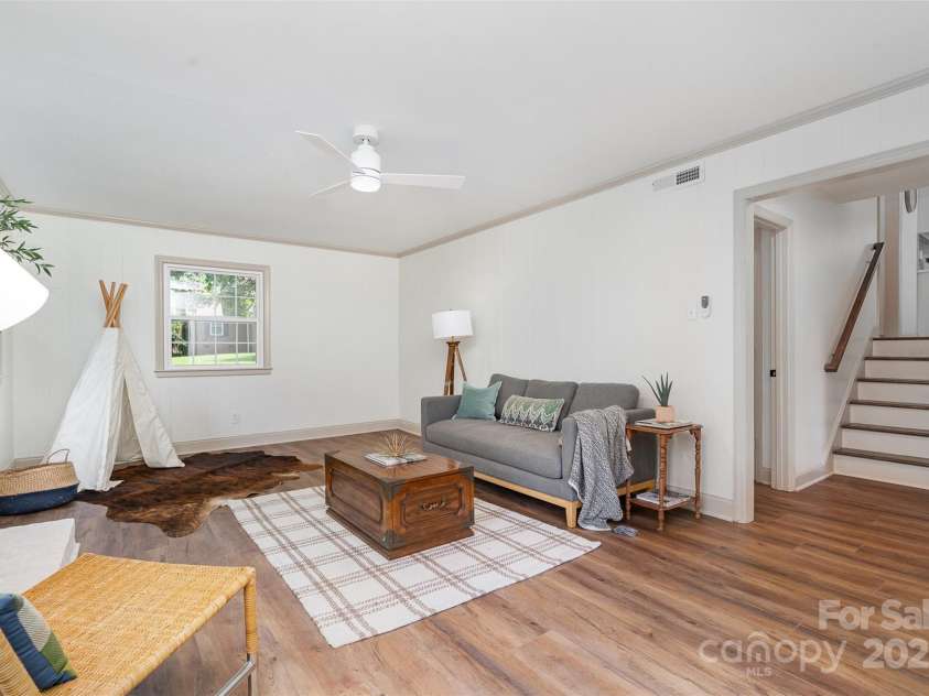 3406 Erinbrook Lane, Charlotte, NC 28215.  MLS# CAR4276847, YatesRealty ID 26557. 2nd Living space