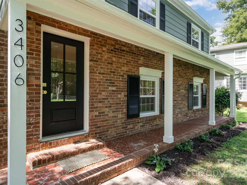 3406 Erinbrook Lane, Charlotte, NC 28215.  MLS# CAR4276847, YatesRealty ID 26557. 