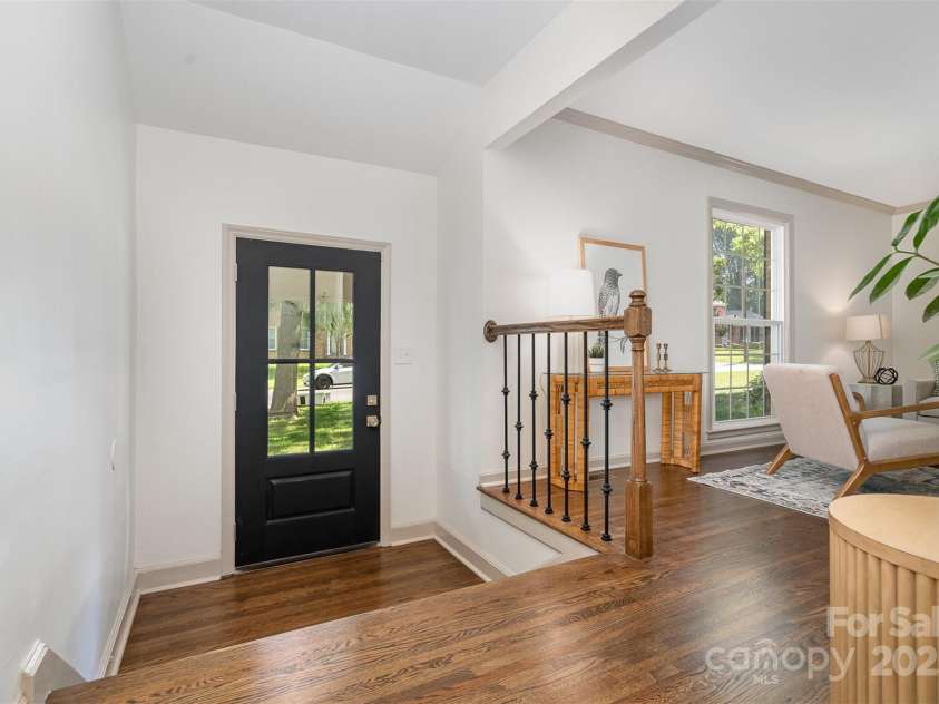 3406 Erinbrook Lane, Charlotte, NC 28215.  MLS# CAR4276847, YatesRealty ID 26557. 