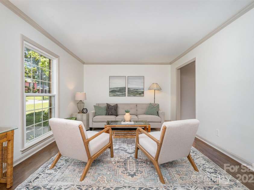 3406 Erinbrook Lane, Charlotte, NC 28215.  MLS# CAR4276847, YatesRealty ID 26557. 