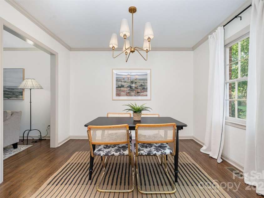 3406 Erinbrook Lane, Charlotte, NC 28215.  MLS# CAR4276847, YatesRealty ID 26557. 