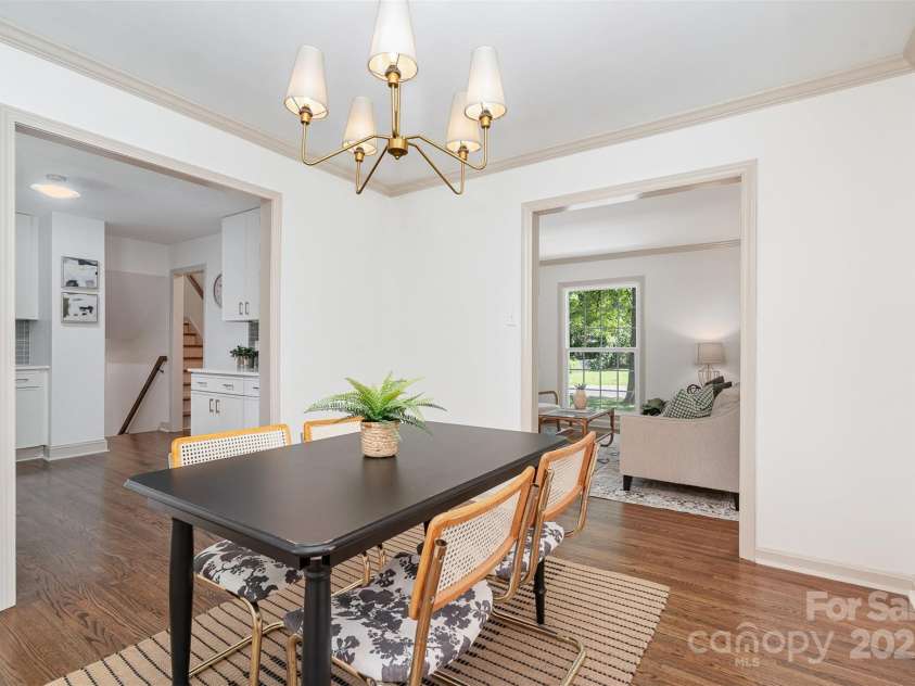 3406 Erinbrook Lane, Charlotte, NC 28215.  MLS# CAR4276847, YatesRealty ID 26557. 