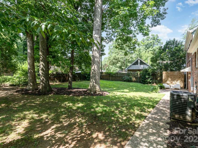 3406 Erinbrook Lane, Charlotte, NC 28215.  MLS# CAR4276847, YatesRealty ID 26557. 