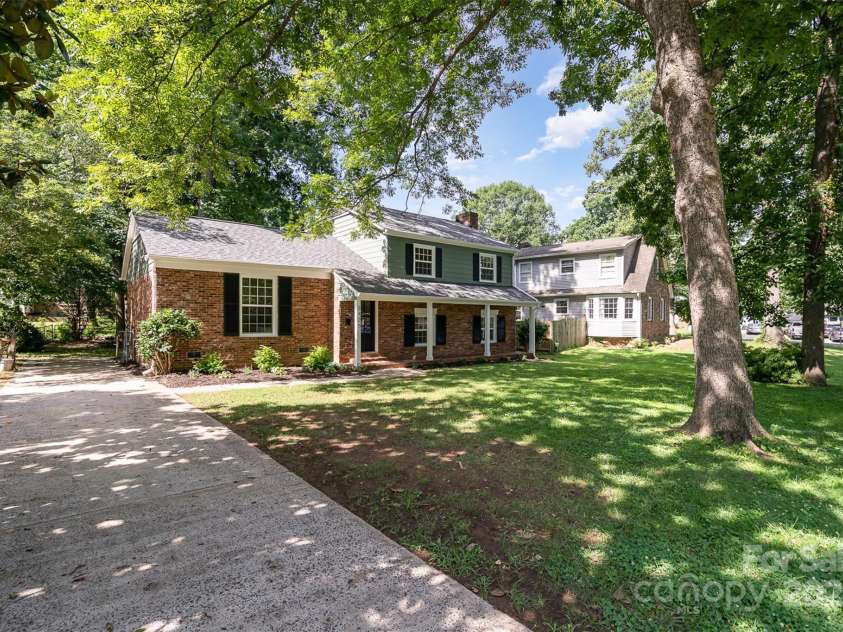 3406 Erinbrook Lane, Charlotte, NC 28215.  MLS# CAR4276847, YatesRealty ID 26557. 