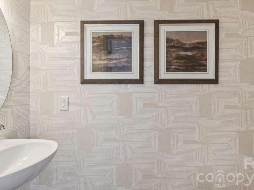 7621 Ethora Way, Charlotte, NC 28216.  MLS# CAR4373626, YatesRealty ID 26557. Powder Room