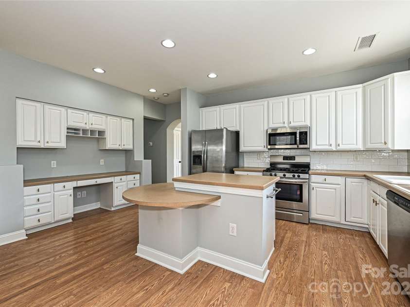 14944 Carbert Lane, Huntersville, NC 28078.  MLS# CAR4198819, YatesRealty ID 2656. Kitchen