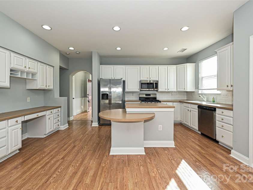 14944 Carbert Lane, Huntersville, NC 28078.  MLS# CAR4198819, YatesRealty ID 2656. Kitchen