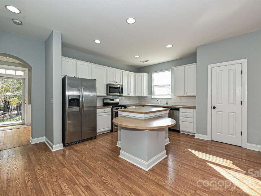 14944 Carbert Lane, Huntersville, NC 28078.  MLS# CAR4198819, YatesRealty ID 2656. Kitchen