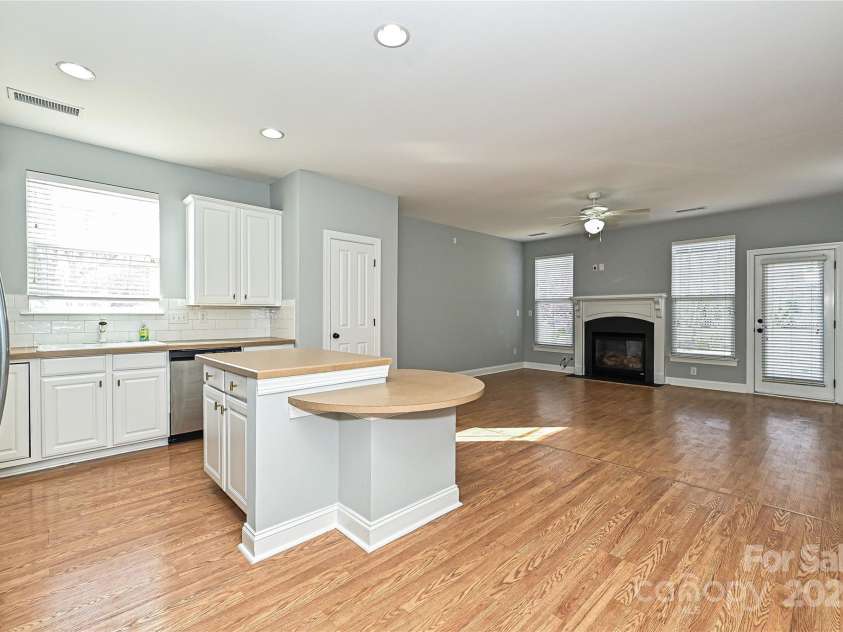 14944 Carbert Lane, Huntersville, NC 28078.  MLS# CAR4198819, YatesRealty ID 2656. Kitchen/ Great Room