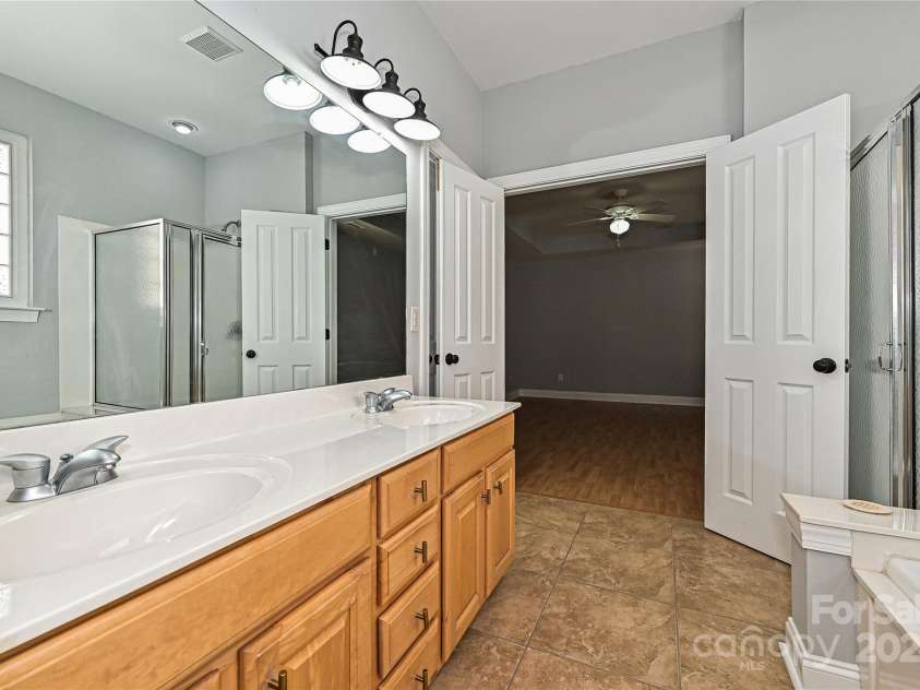 14944 Carbert Lane, Huntersville, NC 28078.  MLS# CAR4198819, YatesRealty ID 2656. Primary Bahtroom