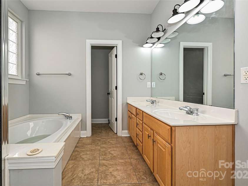 14944 Carbert Lane, Huntersville, NC 28078.  MLS# CAR4198819, YatesRealty ID 2656. Primary Bathroom